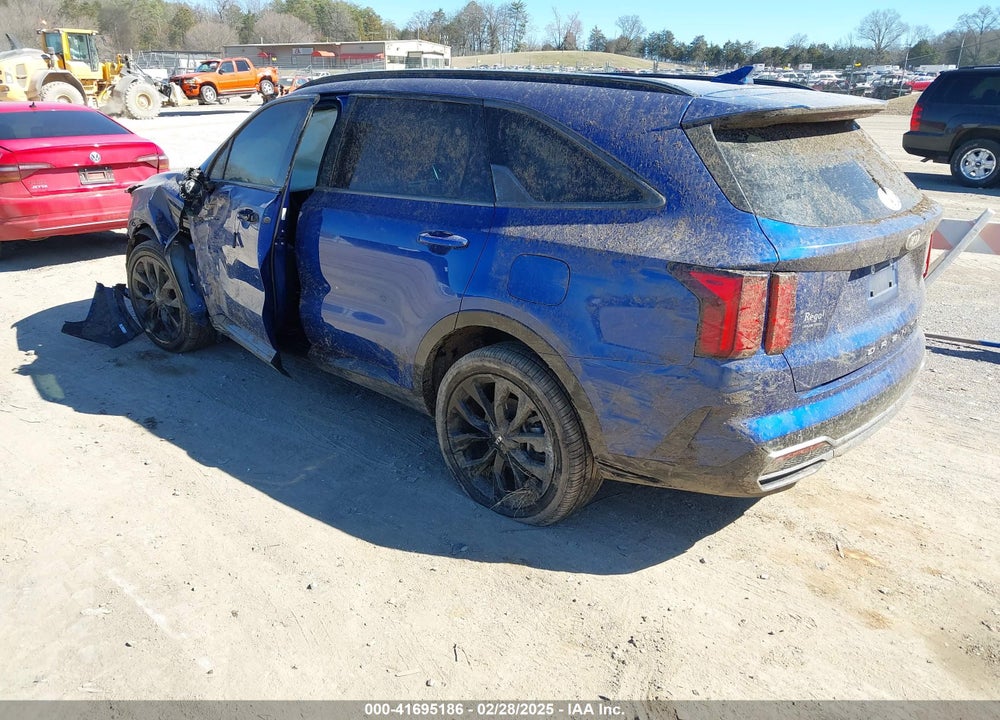 2021 KIA SORENTO VIN: 5XYRK4LF1MG030570