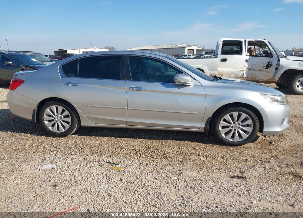 2013 HONDA ACCORD VIN: 1HGCR2F87DA056370