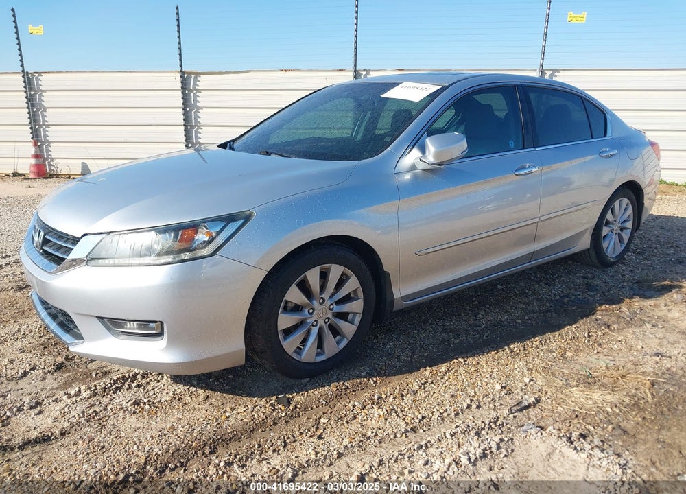 2013 HONDA ACCORD VIN: 1HGCR2F87DA056370