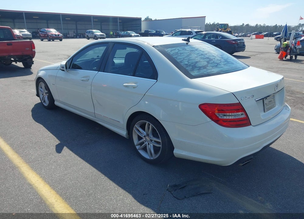 2012 MERCEDES-BENZ C 250 LUXURY/SPORT VIN: WDDGF4HB0CR194366