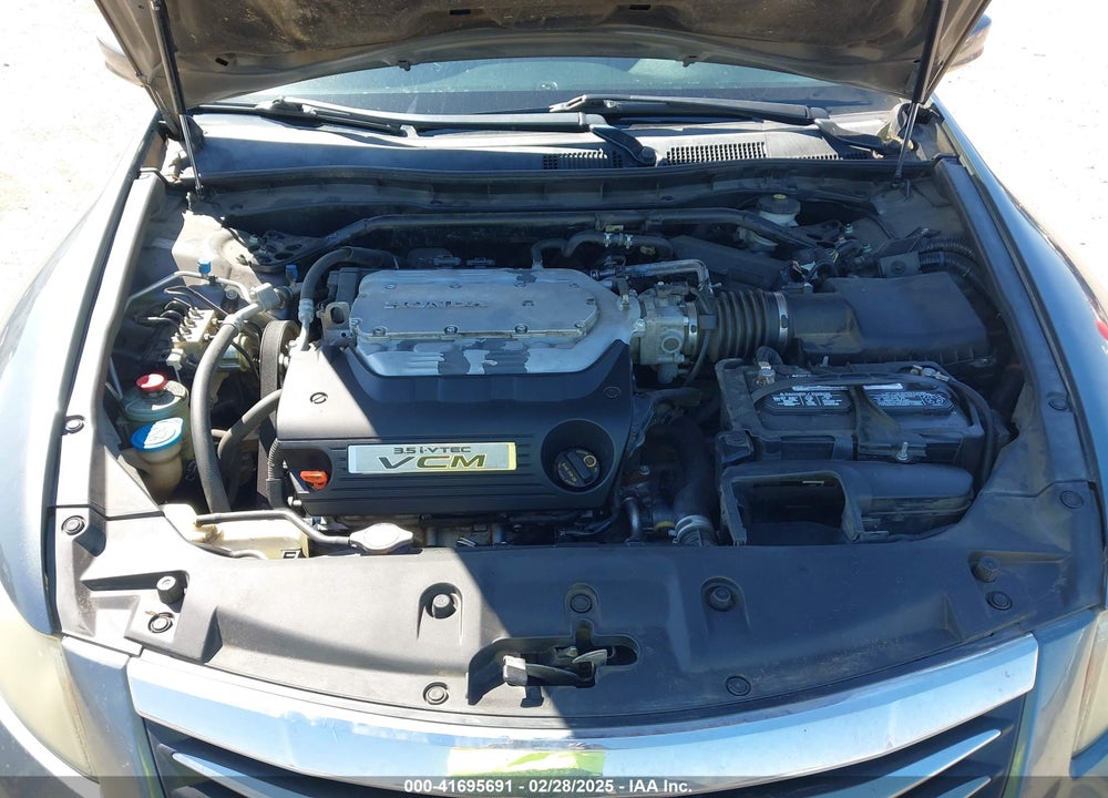 2011 HONDA ACCORD VIN: 1HGCP3F85BA001859
