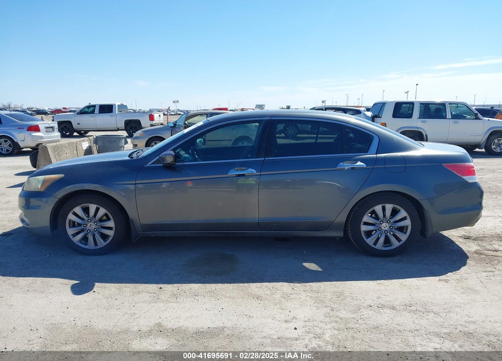 2011 HONDA ACCORD VIN: 1HGCP3F85BA001859