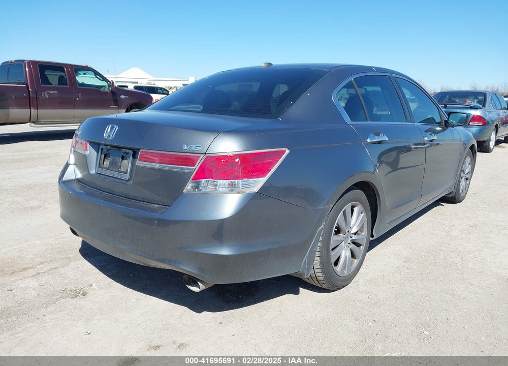 2011 HONDA ACCORD VIN: 1HGCP3F85BA001859