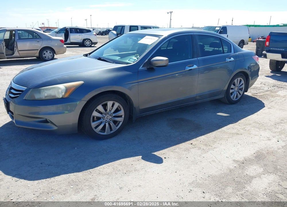 2011 HONDA ACCORD VIN: 1HGCP3F85BA001859