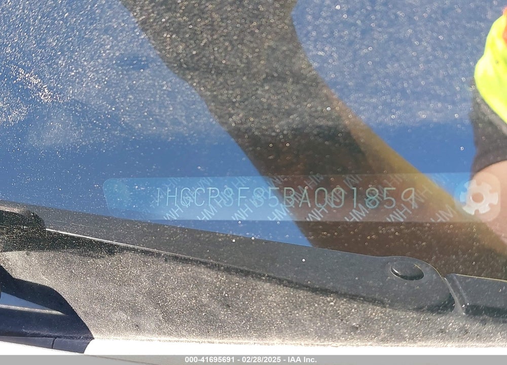 2011 HONDA ACCORD VIN: 1HGCP3F85BA001859
