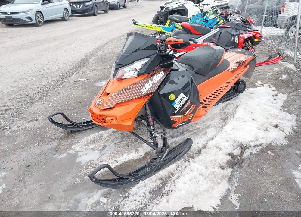 2015 SKI DOO RENEGADE X 850 VIN: 2BPSUWFE9FV000152