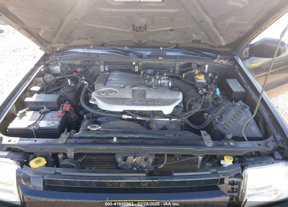 2001 INFINITI QX4 LUXURY VIN: JNRDR09X21W203722