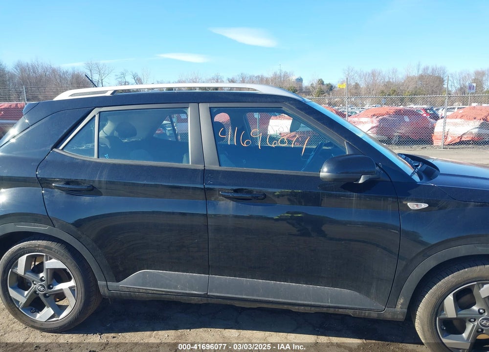 2024 HYUNDAI VENUE VIN: KMHRC8A33RU293139