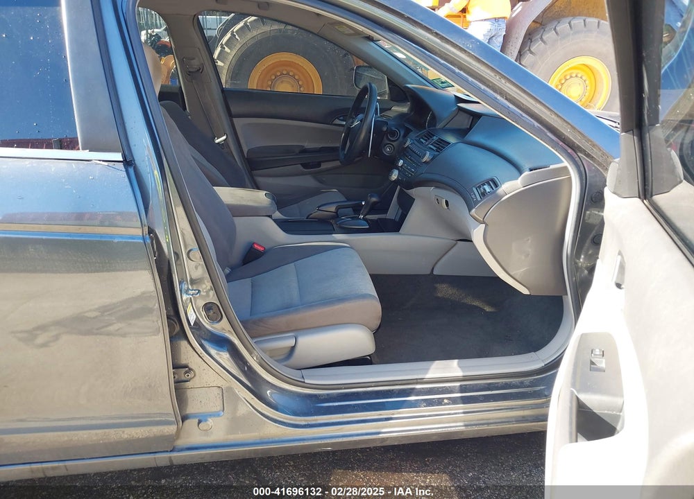 2009 HONDA ACCORD 2.4 LX VIN: 1HGCP26349A037759
