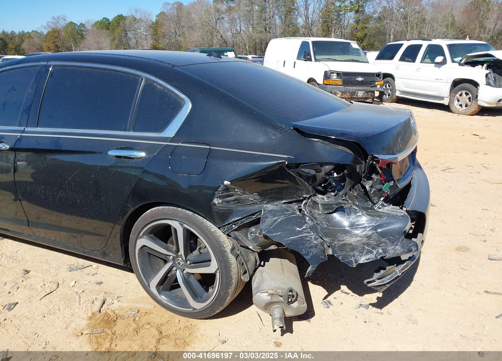 2017 HONDA ACCORD VIN: 1HGCR3F00HA004780