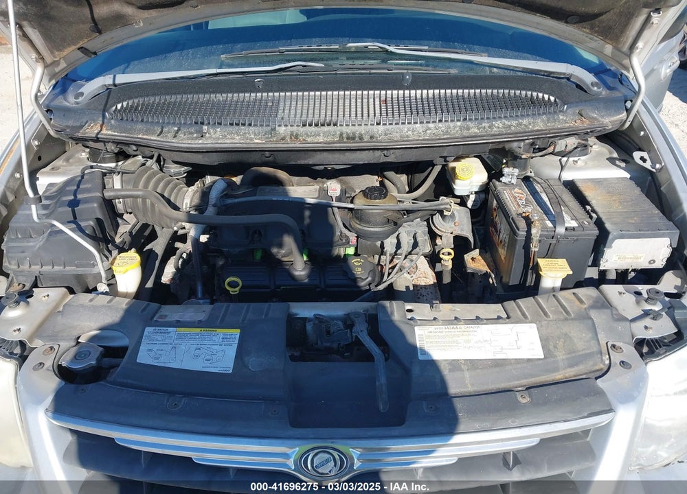 2005 CHRYSLER TOWN & COUNTRY LX VIN: 2C4GP44R55R466921