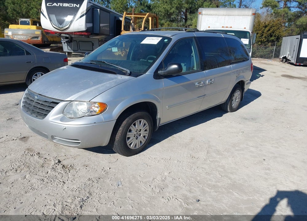 2005 CHRYSLER TOWN & COUNTRY LX VIN: 2C4GP44R55R466921