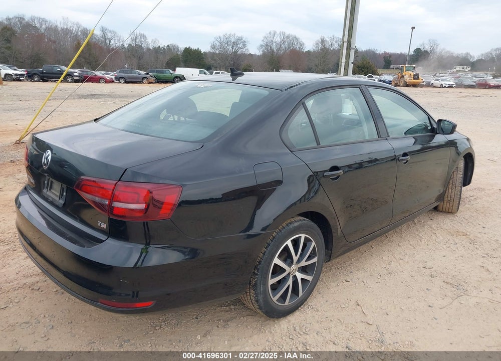 2016 VOLKSWAGEN JETTA VIN: 3VWD67AJ1GM261996