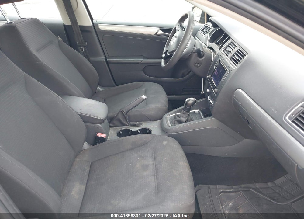 2016 VOLKSWAGEN JETTA VIN: 3VWD67AJ1GM261996