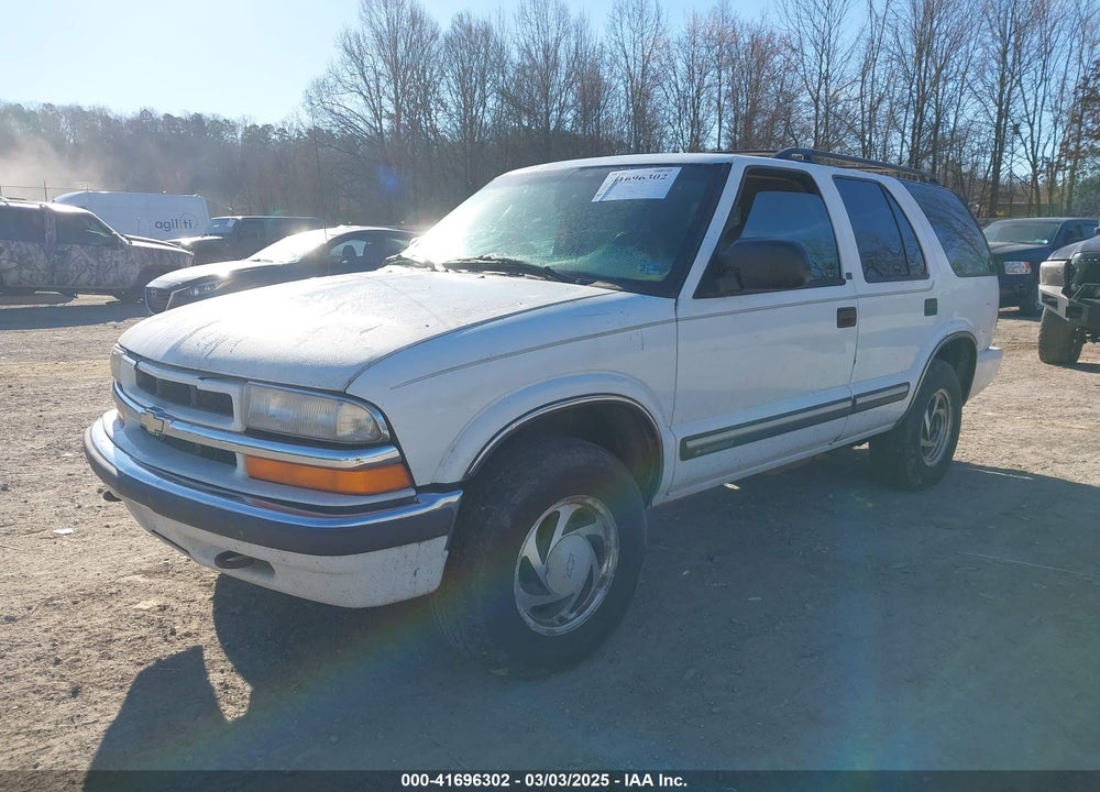 2001 CHEVROLET BLAZER VIN: 1GNDT13W012147527