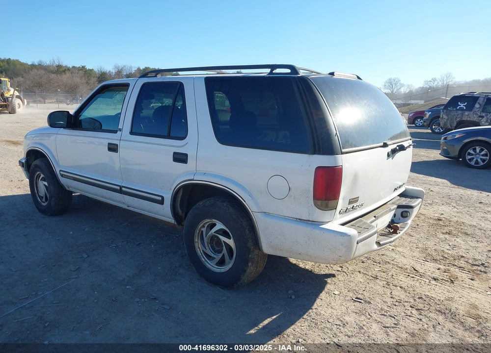 2001 CHEVROLET BLAZER VIN: 1GNDT13W012147527