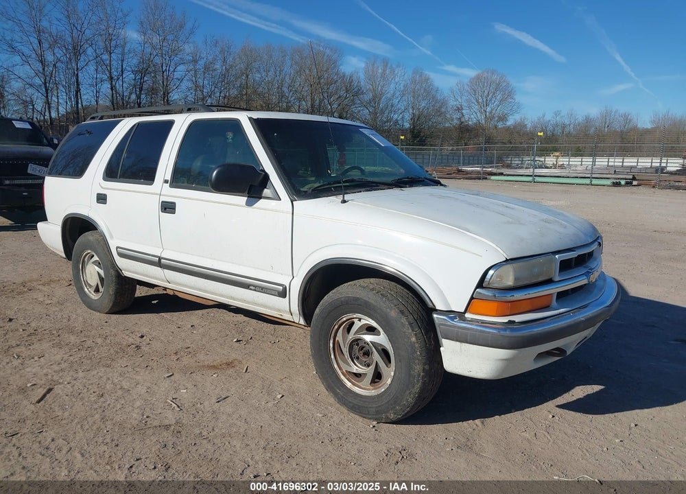 2001 CHEVROLET BLAZER VIN: 1GNDT13W012147527