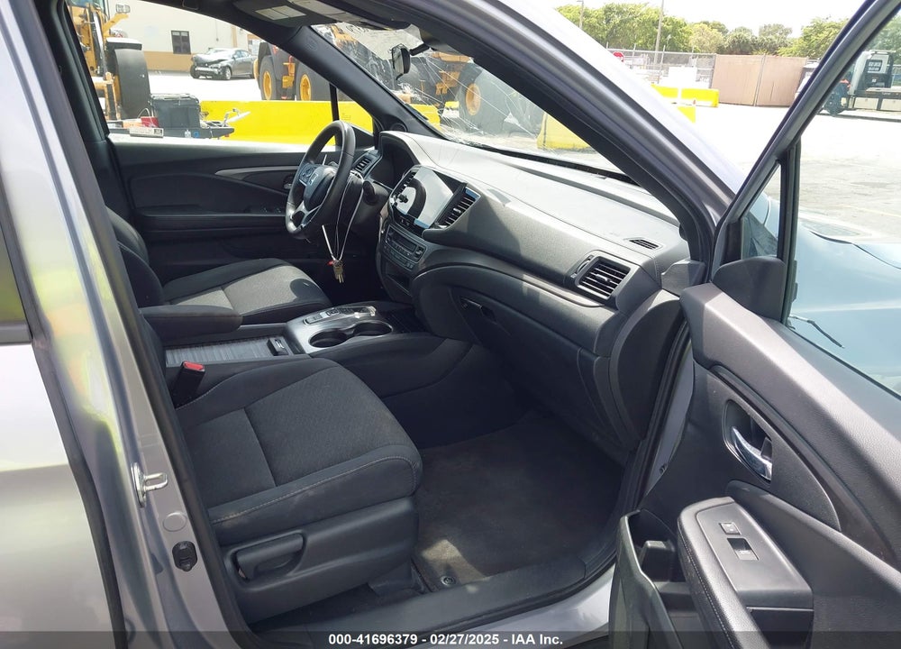 2021 HONDA PASSPORT VIN: 5FNYF8H24MB004016