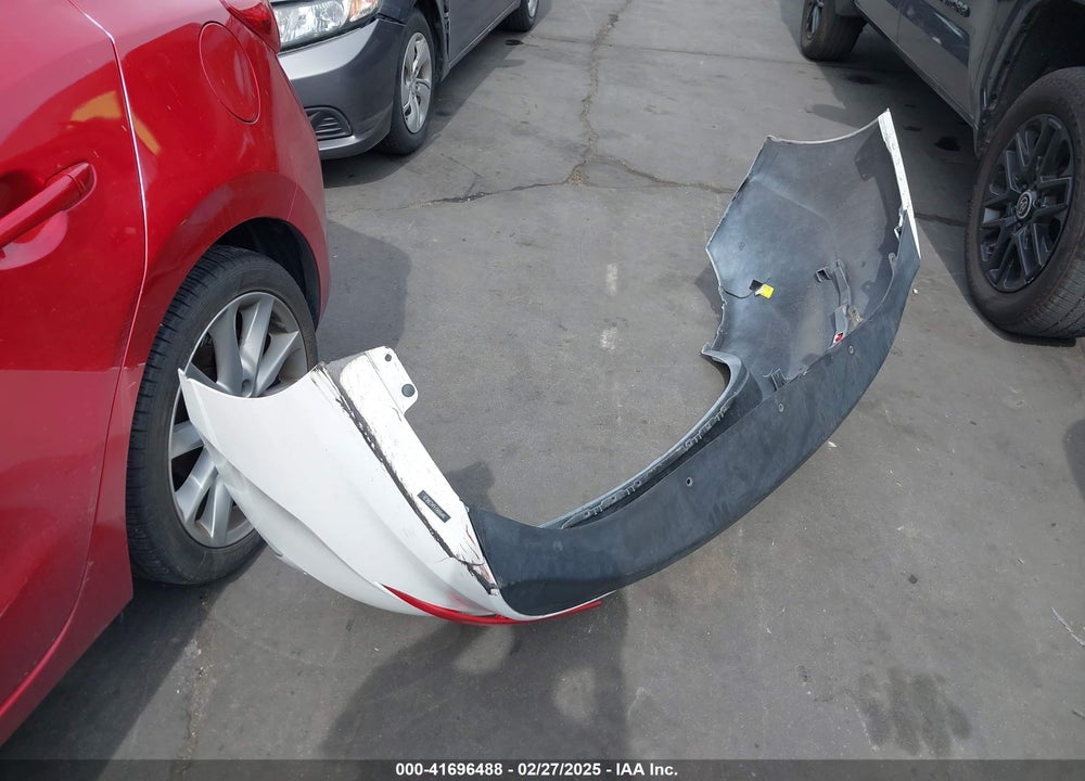 2018 HYUNDAI ELANTRA SEL VIN: 5NPD84LF4JH236639
