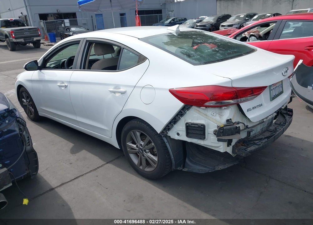 2018 HYUNDAI ELANTRA SEL VIN: 5NPD84LF4JH236639