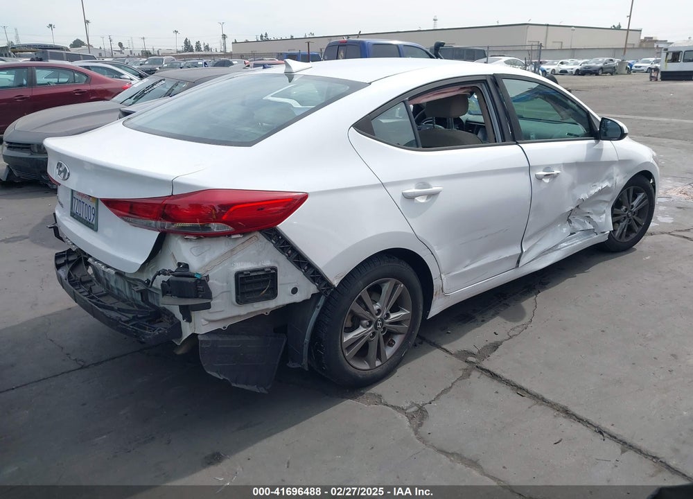 2018 HYUNDAI ELANTRA SEL VIN: 5NPD84LF4JH236639