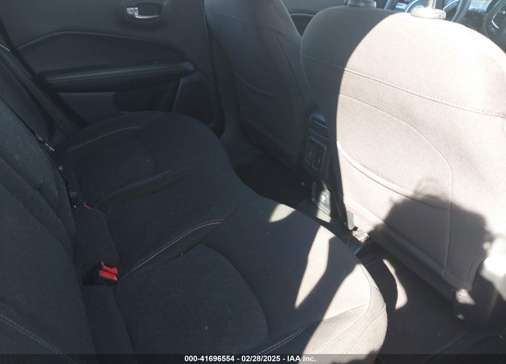 2020 JEEP COMPASS VIN: 3C4NJCAB1LT236409