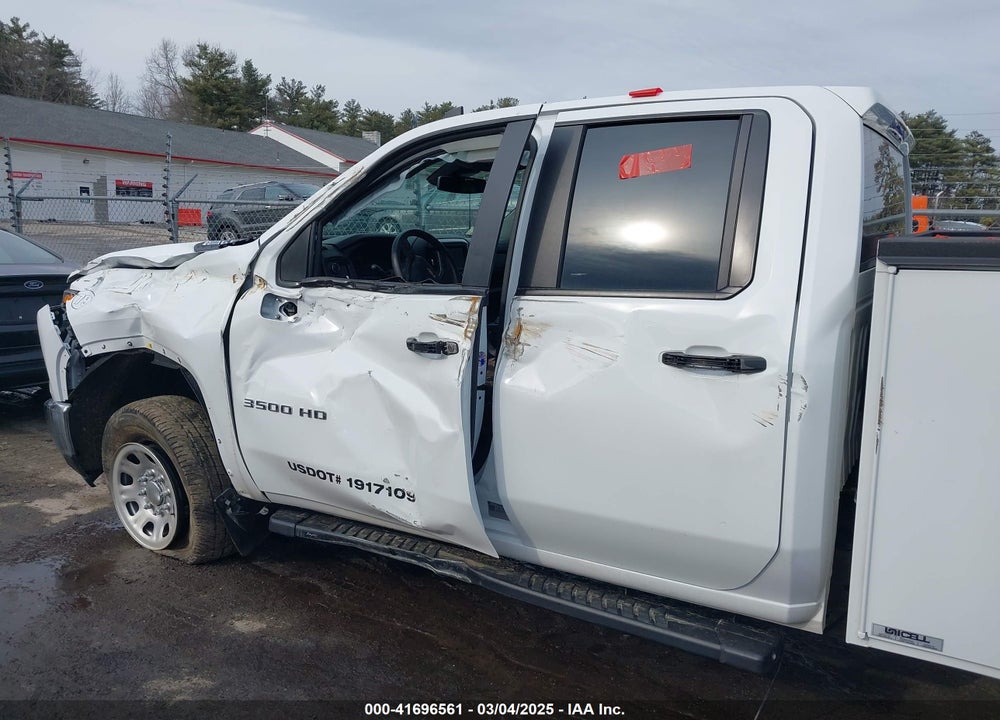2024 CHEVROLET SILVERADO 3500HD 4WD DOUBLE CAB LONG BED WORK TRUCK VIN: 1GB5YSE76RF188232