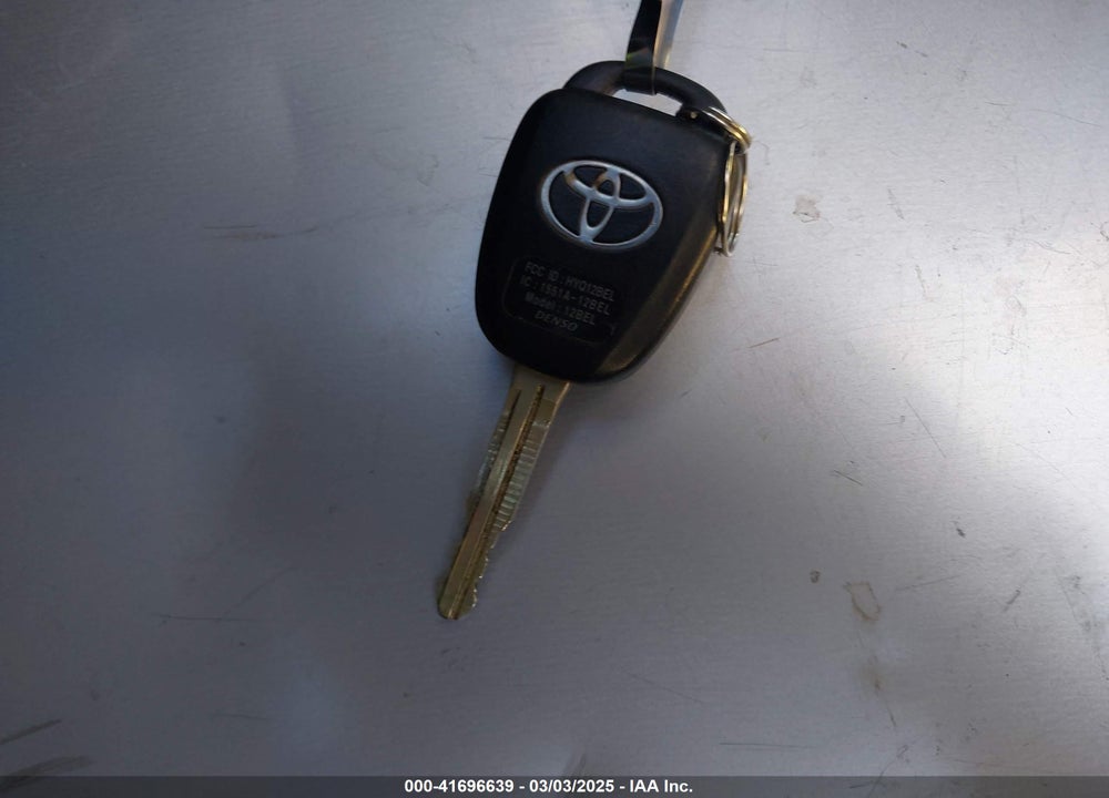 2014 TOYOTA COROLLA VIN: 5YFBURHE2EP114676