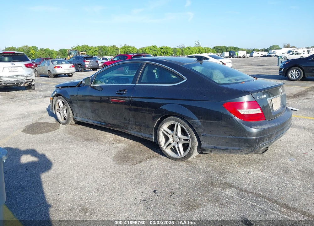 2013 MERCEDES-BENZ C 250 VIN: WDDGJ4HB5DG085073