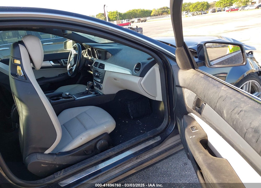 2013 MERCEDES-BENZ C 250 VIN: WDDGJ4HB5DG085073
