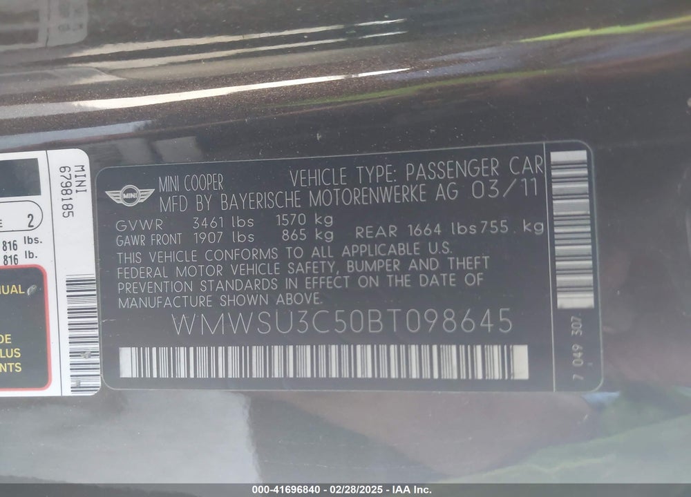 2011 MINI COOPER VIN: WMWSU3C50BT098645