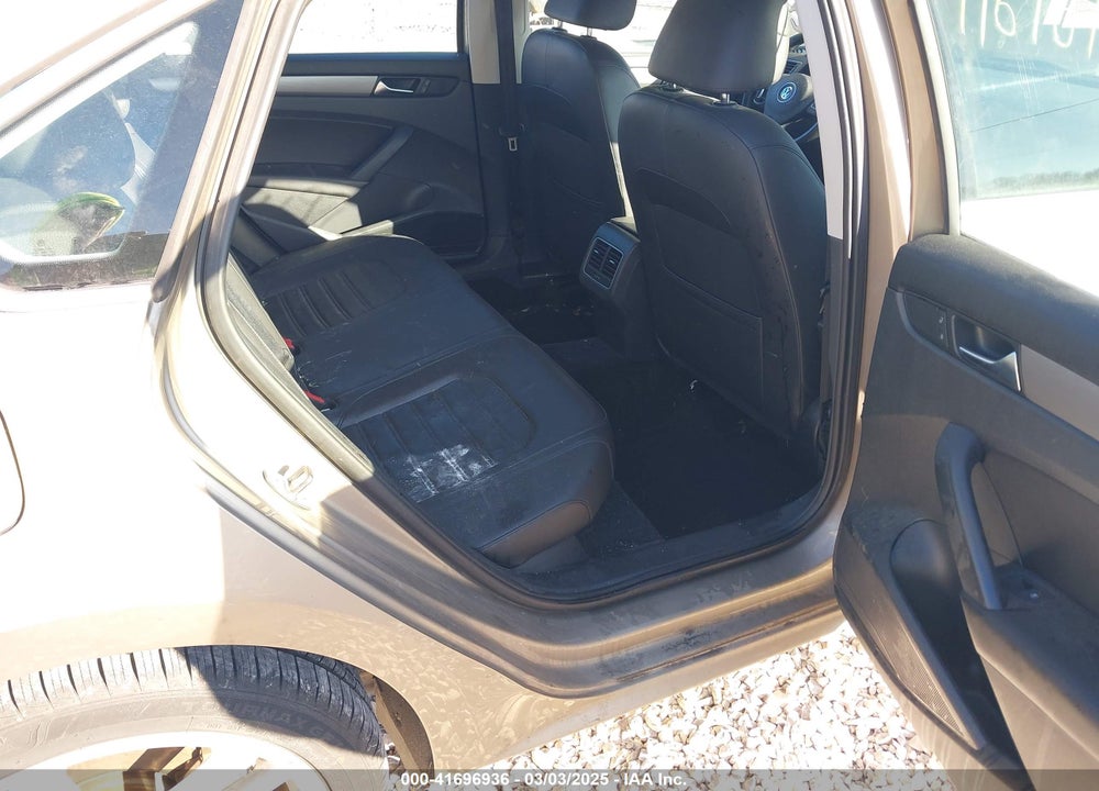 2015 VOLKSWAGEN PASSAT VIN: 1VWBT7A31FC029545