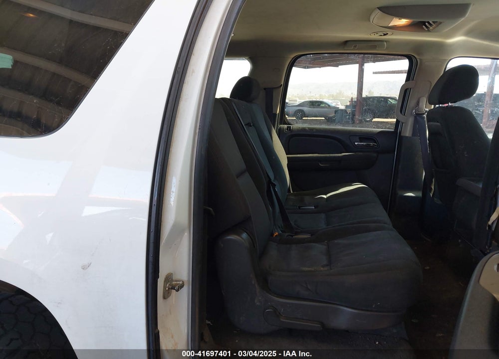 2010 CHEVROLET SUBURBAN 1500 VIN: 1GNUCHE01AR174986