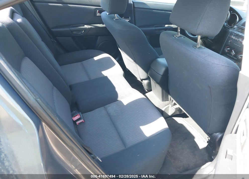 2007 MAZDA 3 I VIN: JM1BK32F371734920