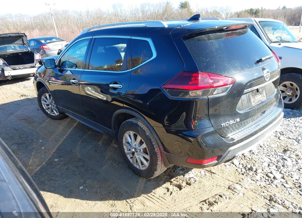 2018 NISSAN ROGUE SV VIN: KNMAT2MV1JP614917