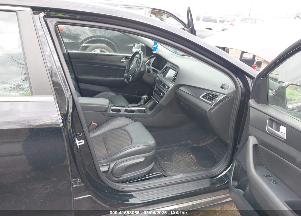 2017 HYUNDAI SONATA VIN: 5NPE34AF3HH451882