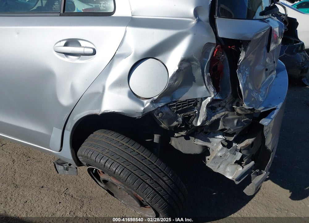 2009 SCION XD VIN: JTKKU104X9J039362