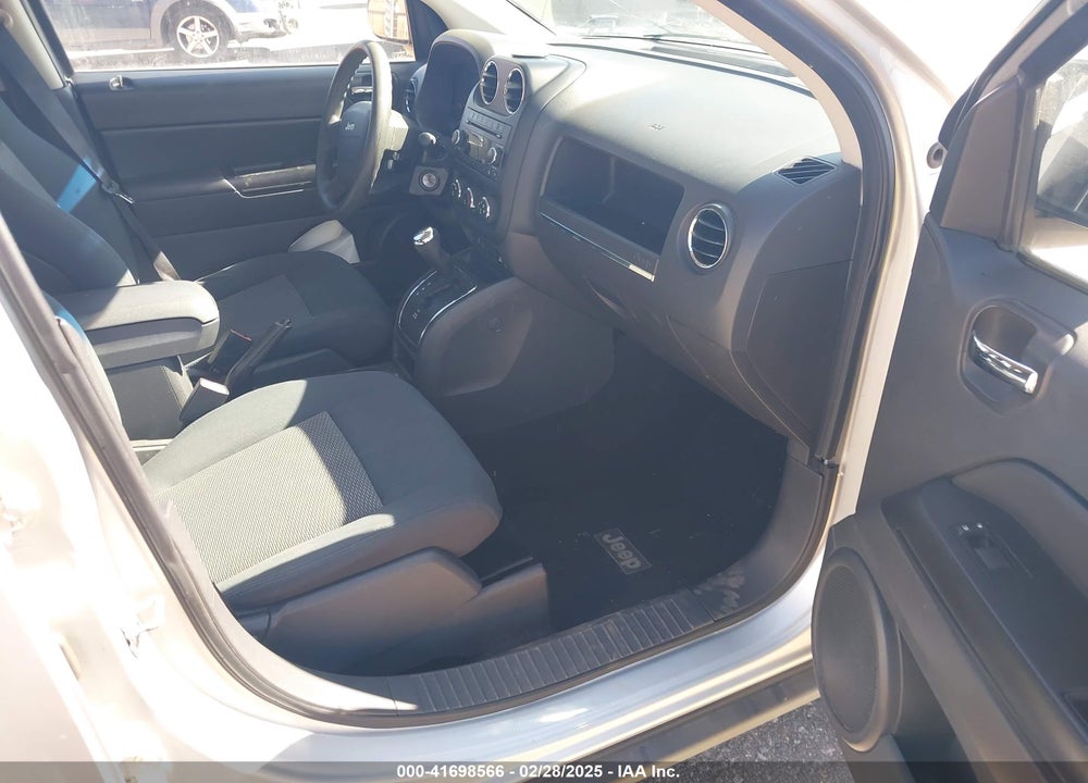 2010 JEEP COMPASS VIN: 1J4NF4FB3AD553170
