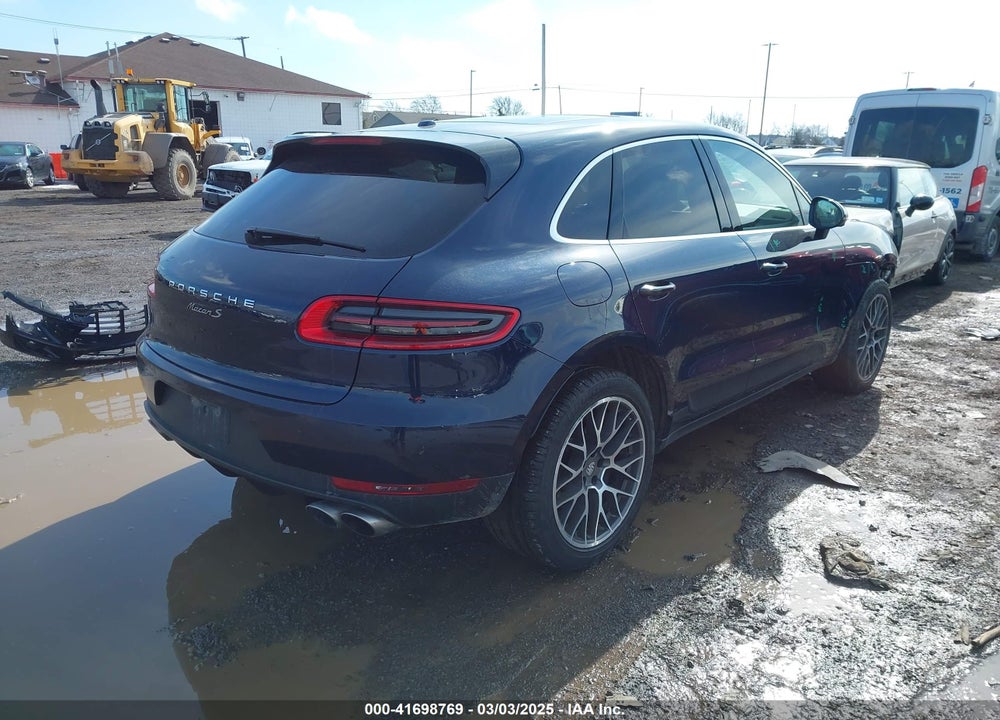 2017 PORSCHE MACAN S VIN: WP1AB2A55HLB10233