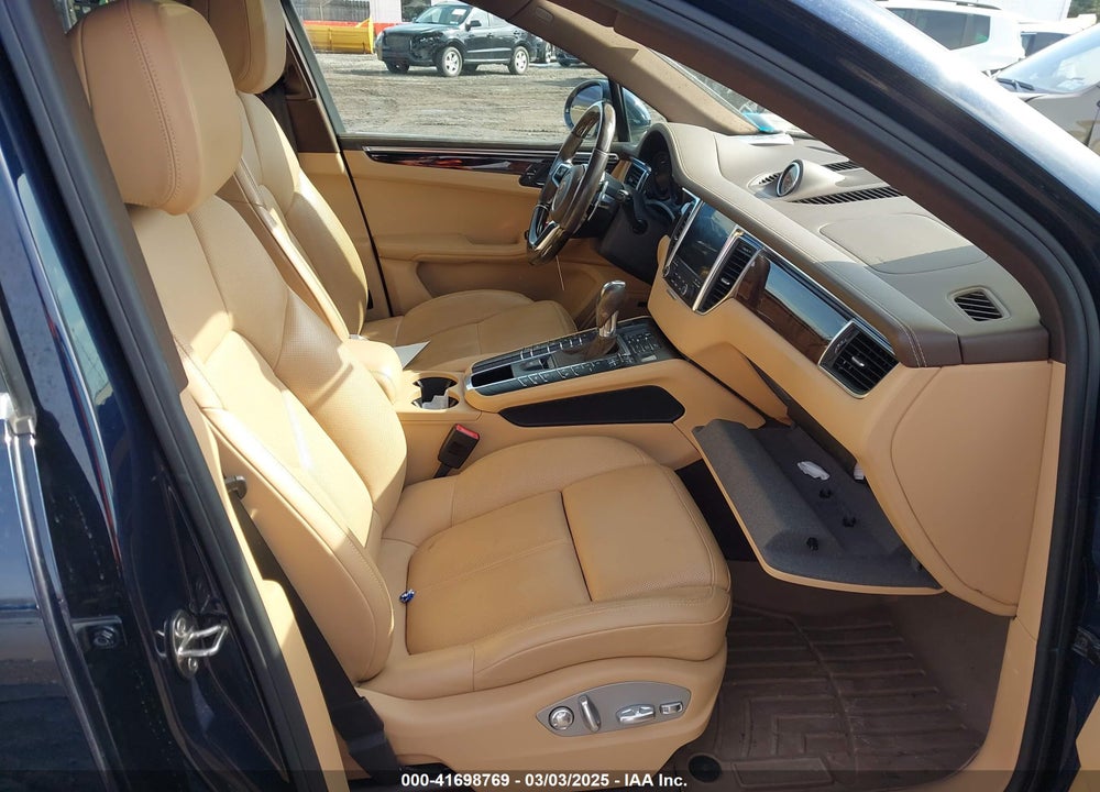 2017 PORSCHE MACAN S VIN: WP1AB2A55HLB10233