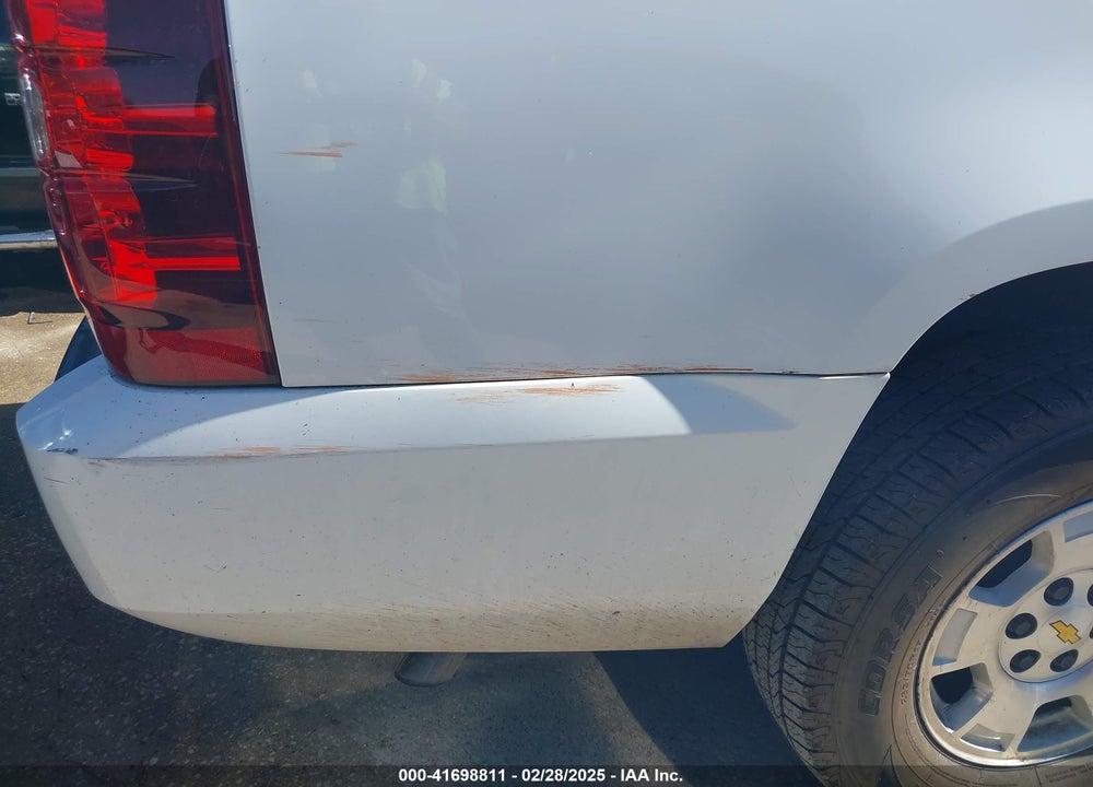 2011 CHEVROLET SUBURBAN 1500 VIN: 1GNSCJE07BR342646