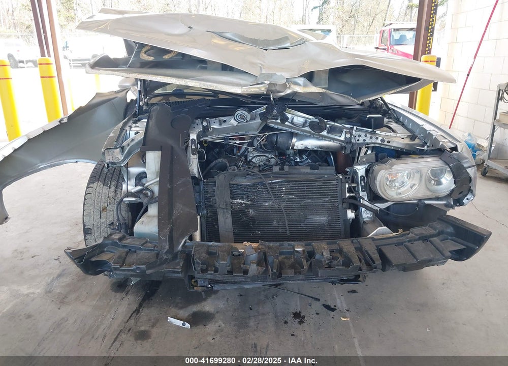 2009 DODGE CHALLENGER SRT8 VIN: 2B3LJ74W59H579918