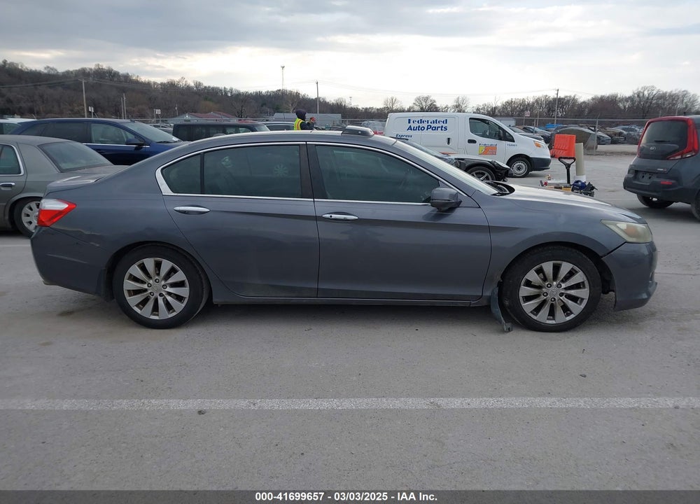2013 HONDA ACCORD VIN: 1HGCR2F84DA100549