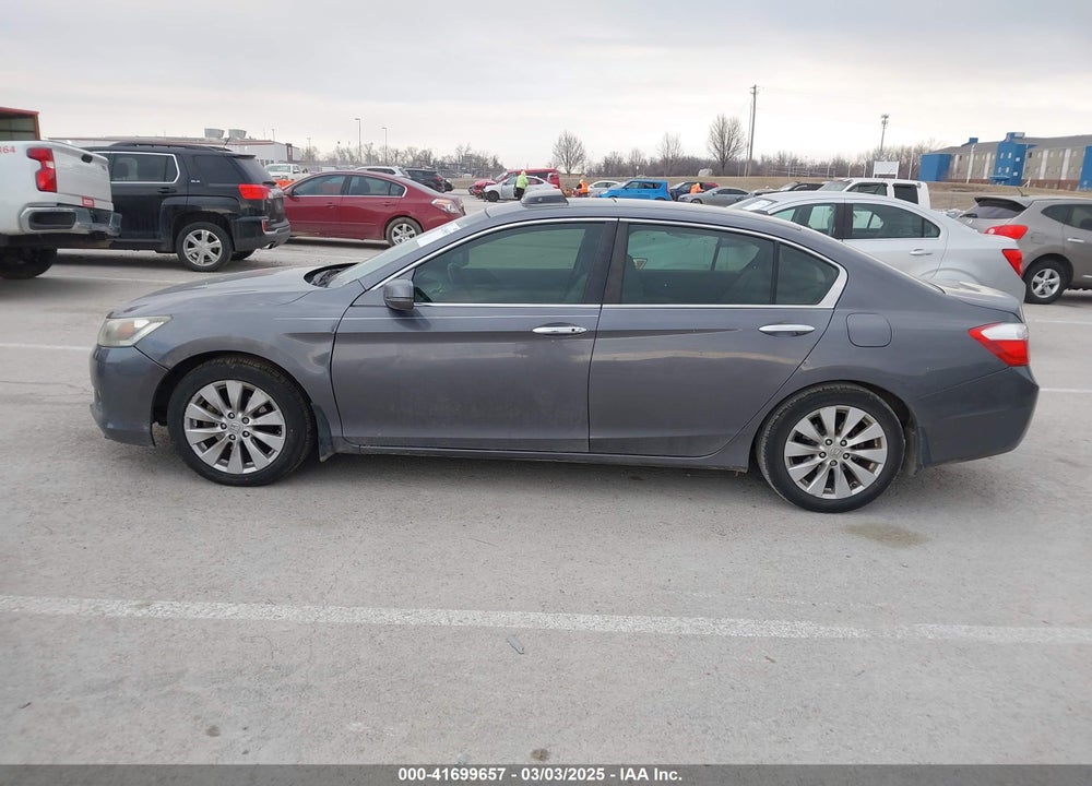 2013 HONDA ACCORD VIN: 1HGCR2F84DA100549