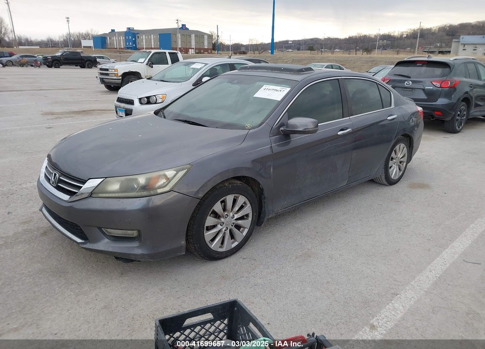 2013 HONDA ACCORD VIN: 1HGCR2F84DA100549