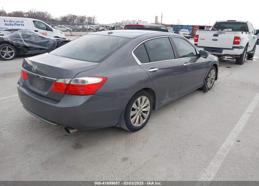 2013 HONDA ACCORD VIN: 1HGCR2F84DA100549