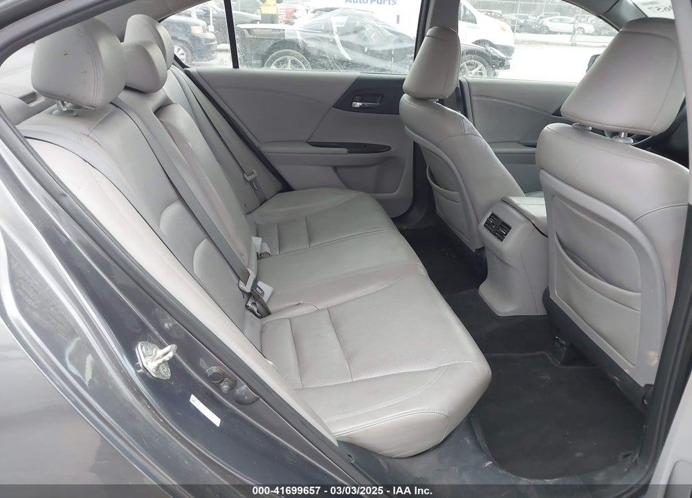 2013 HONDA ACCORD VIN: 1HGCR2F84DA100549