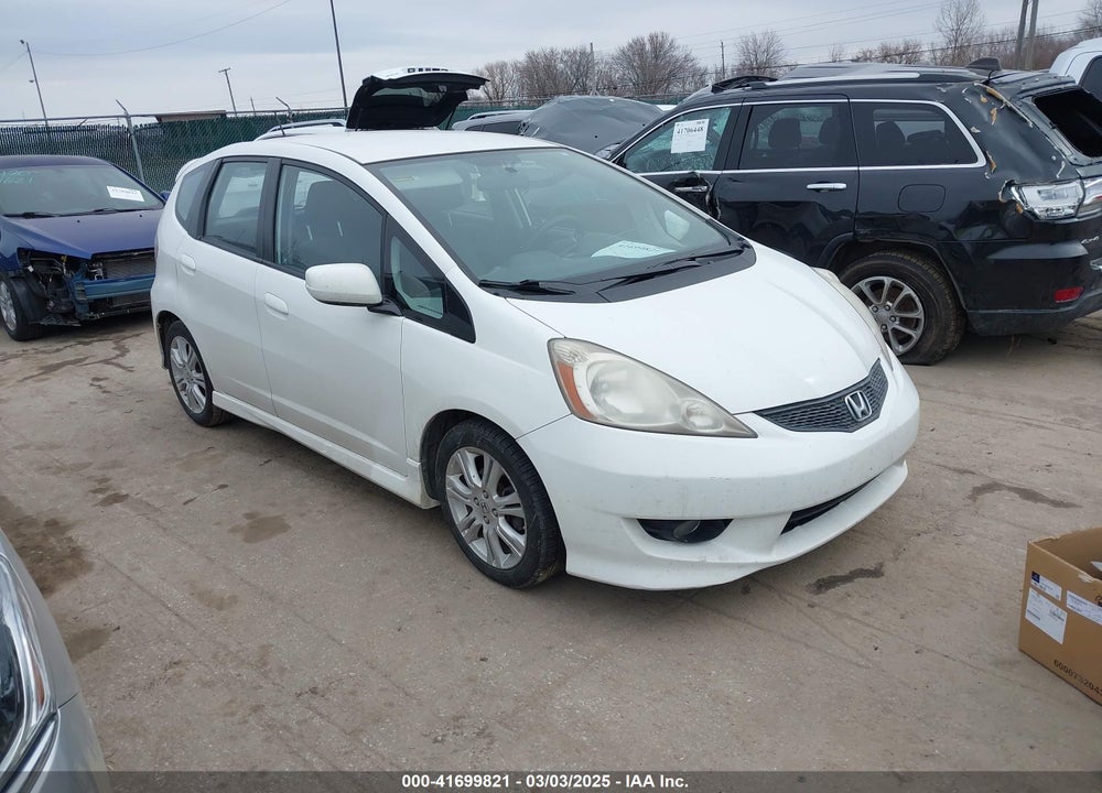 2010 HONDA FIT SPORT VIN: JHMGE8H6XAS028402