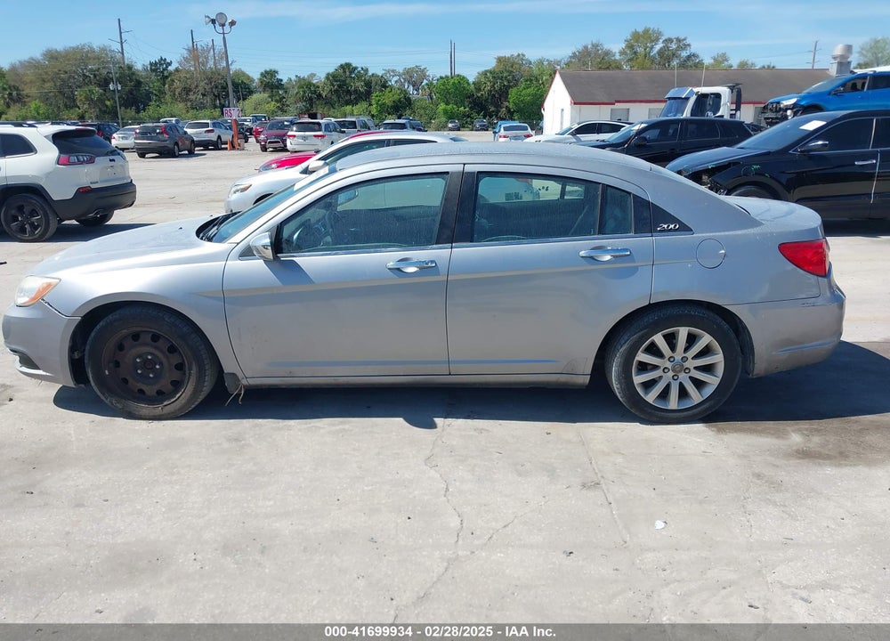 2014 CHRYSLER 200 VIN: 1C3CCBCG0EN172326