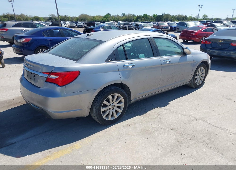 2014 CHRYSLER 200 VIN: 1C3CCBCG0EN172326